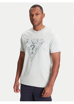 Guess T-Shirt M5YI42 KBW41 Zielony Regular Fit ze sklepu MODIVO w kategorii T-shirty męskie - zdjęcie 184165067