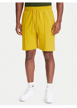 United Colors Of Benetton Szorty sportowe 342ZU900X Żółty Regular Fit ze sklepu MODIVO w kategorii Spodenki męskie - zdjęcie 184167529