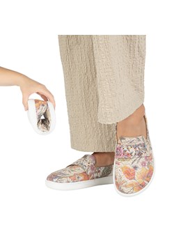 Mokasyny damskie barefoot Inga z szerokim przodem POLSKIE kwiaty beżowe - id: 10980n - marki Olivier - 184169618 Mokasyny damskie barefoot Inga z szerokim przodem POLSKIE kwiaty beżowe ze sklepu butyolivier w kategorii Półbuty damskie - zdjęcie 184169618