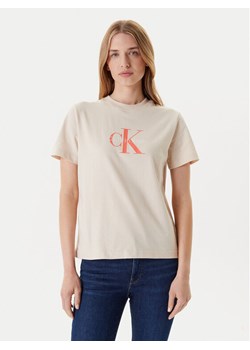 Calvin Klein Jeans T-Shirt Hero Classic LV047B865G Beżowy Regular Fit ze sklepu MODIVO w kategorii Bluzki damskie - zdjęcie 184169699