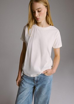 Klasyczny T-shirt damski z grubej, miękkiej dzianiny ze sklepu Diverse w kategorii Bluzki damskie - zdjęcie 184174416