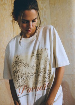 Luźny T-shirt damski z ozdobnym nadrukiem ze sklepu Diverse w kategorii Bluzki damskie - zdjęcie 184179029