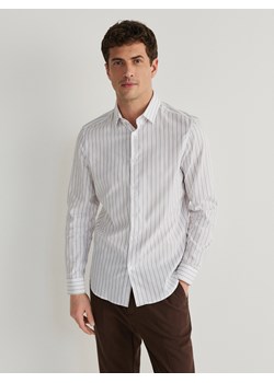 Reserved - Koszula slim fit w paski - biały ze sklepu Reserved w kategorii Koszule męskie - zdjęcie 184184818