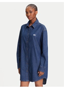 Tommy Jeans Sukienka jeansowa DW0DW21420 Granatowy Relaxed Fit ze sklepu MODIVO w kategorii Sukienki - zdjęcie 184193329