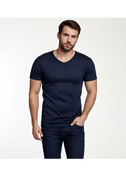 T-shirt męski kołnierzyk v-neck granatowy Recea ze sklepu Recea.pl w kategorii T-shirty męskie - zdjęcie 184194668