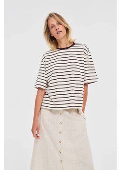 T-shirt oversize w paski brązowy ze sklepu Moodo.pl w kategorii Bluzki damskie - zdjęcie 184195029