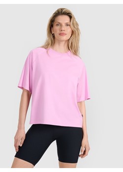 Damski t-shirt oversize 4F 4FRSS25TTSHF2792 - różowy ze sklepu Sportstylestory.com w kategorii Bluzki damskie - zdjęcie 184195925
