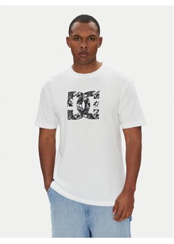 DC T-Shirt ADYZT05461 Biały Regular Fit ze sklepu MODIVO w kategorii T-shirty męskie - zdjęcie 184199656