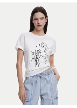 Desigual T-Shirt Paraguay 25SWTKAB Biały Regular Fit ze sklepu MODIVO w kategorii Bluzki damskie - zdjęcie 184204359