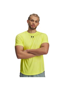 Męska koszulka treningowa Under Armour UA Challenger Pro Training Printed Short Sleeve - żółta ze sklepu Sportstylestory.com w kategorii T-shirty męskie - zdjęcie 184208105