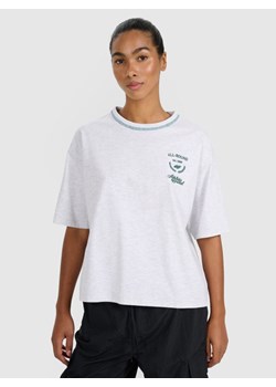 Damski t-shirt oversize z nadrukiem 4F 4FRSS25TTSHF2979 - szary ze sklepu Sportstylestory.com w kategorii Bluzki damskie - zdjęcie 184208199