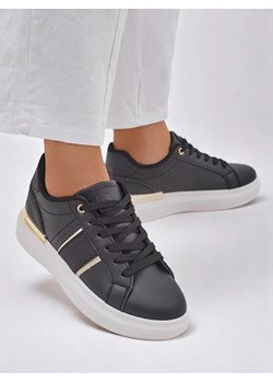 Royalfashion Sportowe sneakersy damskie na grubszej podeszwie Montanas ze sklepu royalfashion.pl w kategorii Buty sportowe damskie - zdjęcie 184219425