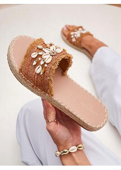 Royalfashion Klapki damskie z muszelkami Sandy ze sklepu royalfashion.pl w kategorii Klapki damskie - zdjęcie 184220346