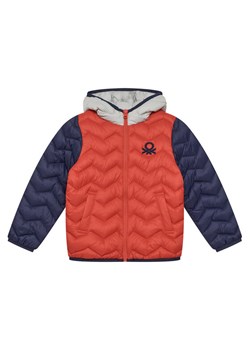 United Colors Of Benetton Kurtka przejściowa 2TWDCN04V Czerwony Regular Fit ze sklepu MODIVO w kategorii Kurtki chłopięce - zdjęcie 184231755