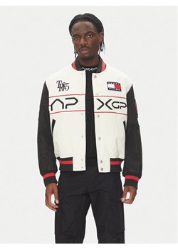 Tommy Hilfiger Kurtka bomber F1 Movie MW0MW41367 Écru Regular Fit ze sklepu MODIVO w kategorii Kurtki męskie - zdjęcie 184235175