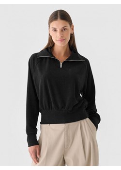 Damska bluza dresowa z weluru 4F 4FRAW24TSWSF2054 - czarna ze sklepu Sportstylestory.com w kategorii Bluzy damskie - zdjęcie 184236489