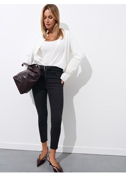 Mohito - Jeansy skinny PETITE - czarny ze sklepu Mohito w kategorii Jeansy damskie - zdjęcie 184239025