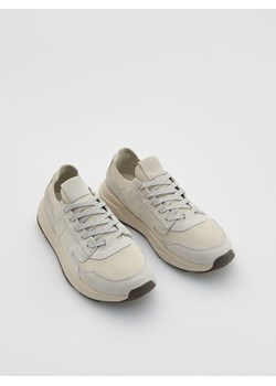 Reserved - Sneakersy z łączonych materiałów - beżowy ze sklepu Reserved w kategorii Buty sportowe męskie - zdjęcie 184240689