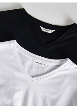 Reserved - T-shirt slim z dekoltem V - czarny ze sklepu Reserved w kategorii T-shirty męskie - zdjęcie 184241186