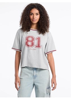 Guess Jeans T-Shirt 176643 Szary Classic Fit ze sklepu MODIVO w kategorii Bluzki damskie - zdjęcie 184248457
