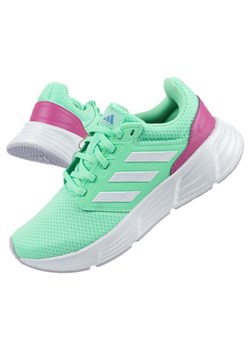 Buty sportowe adidas Galaxy 6 W HP2408 niebieskie ze sklepu ButyModne.pl w kategorii Buty sportowe damskie - zdjęcie 184252035