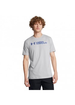 Męski t-shirt z nadrukiem Under Armour UA M Sliced Wordmark 60/40s Ss - szary ze sklepu Sportstylestory.com w kategorii T-shirty męskie - zdjęcie 184257567