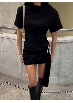Elegancka sukienka mini z ozdobnym paskiem - Czarny S ze sklepu Intimica.pl w kategorii Sukienki - zdjęcie 184257969