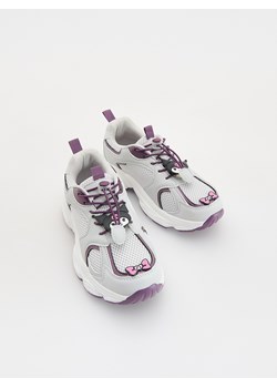 Reserved - Sneakersy Kuromi - jasnoszary ze sklepu Reserved w kategorii Buty sportowe dziecięce - zdjęcie 184259047