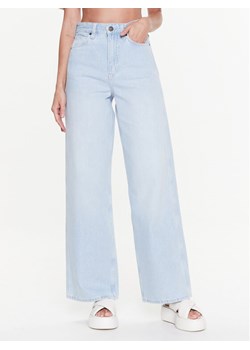 Calvin Klein Jeansy K20K205606 Niebieski Relaxed Fit ze sklepu MODIVO w kategorii Jeansy damskie - zdjęcie 184261027