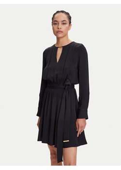 Marciano Guess Sukienka koktajlowa 5YGK33 7356A Czarny Regular Fit ze sklepu MODIVO w kategorii Sukienki - zdjęcie 184269367
