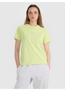 Damski t-shirt oversize z nadrukiem 4F 4FRSS25TTSHF3163 - żółty ze sklepu Sportstylestory.com w kategorii Bluzki damskie - zdjęcie 184280225