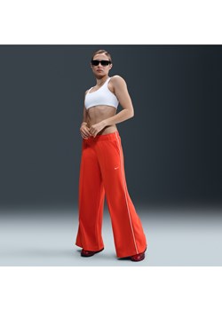 Damskie spodnie dresowe ze średnim stanem i szerokimi nogawkami Nike Sportswear - Czerwony ze sklepu Nike poland w kategorii Spodnie damskie - zdjęcie 184284207