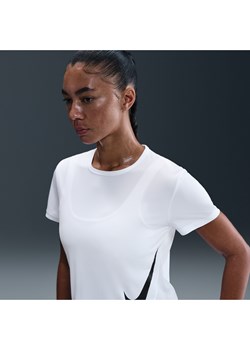 Damska koszulka z krótkim rękawem do biegania Dri-FIT Nike Tempo Swoosh Run - Biel ze sklepu Nike poland w kategorii Bluzki damskie - zdjęcie 184284215