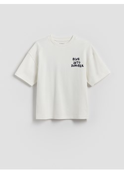 Reserved - Bawełniany t-shirt z nadrukiem - złamana biel ze sklepu Reserved w kategorii T-shirty chłopięce - zdjęcie 184289275
