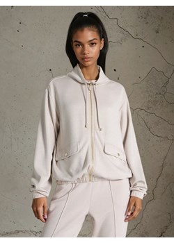 Sinsay - Rozpinana bluza ze stójką soft touch - kremowy - id: 938BY-02J - marki Sinsay - 184290338 Sinsay - Rozpinana bluza ze stójką soft touch - kremowy ze sklepu Sinsay w kategorii Bluzy damskie - zdjęcie 184290338