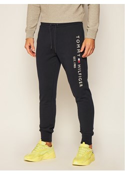 Tommy Hilfiger Spodnie dresowe Basic Branded MW0MW08388 Granatowy Regular Fit ze sklepu MODIVO w kategorii Spodnie męskie - zdjęcie 184295855