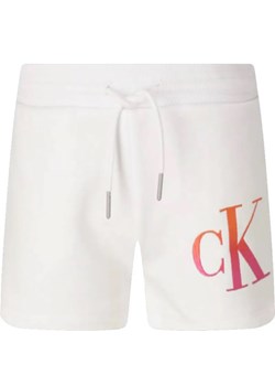 Calvin Klein Jeans Szorty | Regular Fit ze sklepu Gomez Fashion Store w kategorii Spodenki dziewczęce - zdjęcie 184297678