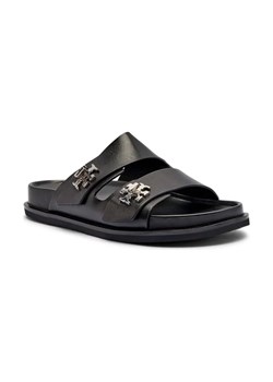 TORY BURCH Skórzane klapki TURNLOCK SPORT SLIDE ze sklepu Gomez Fashion Store w kategorii Klapki damskie - zdjęcie 184300105