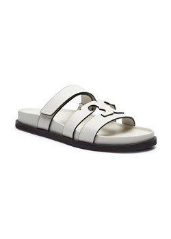 TORY BURCH Skórzane klapki INES ze sklepu Gomez Fashion Store w kategorii Klapki damskie - zdjęcie 184300267