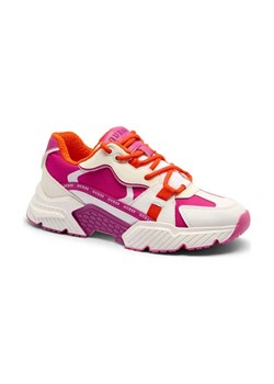 Guess Sneakersy CARRLI5 ze sklepu Gomez Fashion Store w kategorii Buty sportowe damskie - zdjęcie 184301966