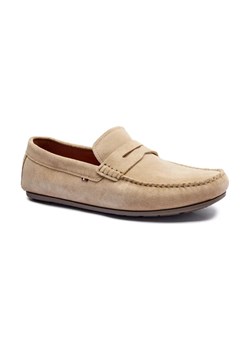 Tommy Hilfiger Skórzane mokasyny CASUAL HILFIGER SUEDE DRIVER ze sklepu Gomez Fashion Store w kategorii Mokasyny męskie - zdjęcie 184302128
