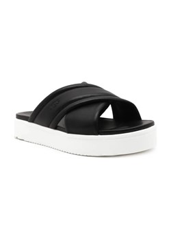 UGG Skórzane klapki W ZAYNE ze sklepu Gomez Fashion Store w kategorii Klapki damskie - zdjęcie 184302357
