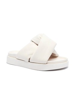 INUIKII Skórzane klapki soft crossed ze sklepu Gomez Fashion Store w kategorii Klapki damskie - zdjęcie 184304576