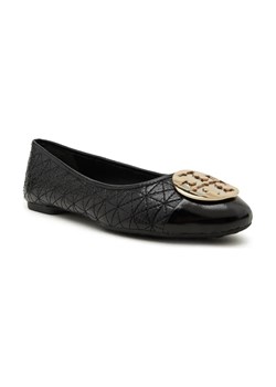 TORY BURCH Skórzane baleriny CLAIRE QUILTED ze sklepu Gomez Fashion Store w kategorii Balerinki - zdjęcie 184305375