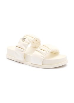 Armani Exchange Klapki ze sklepu Gomez Fashion Store w kategorii Klapki damskie - zdjęcie 184305557