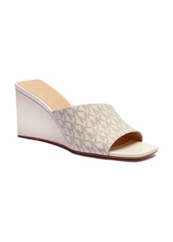 Michael Kors Klapki MERRIAM WEDGE | z dodatkiem skóry ze sklepu Gomez Fashion Store w kategorii Klapki damskie - zdjęcie 184306245