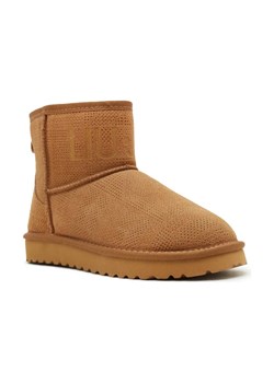 Liu Jo Skórzane śniegowce JIL 02 - ANKLE BOOT PERFORATED COW SUEDE SAND ze sklepu Gomez Fashion Store w kategorii Śniegowce damskie - zdjęcie 184309215