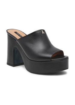 Patrizia Pepe Skórzane klapki na słupku ze sklepu Gomez Fashion Store w kategorii Klapki damskie - zdjęcie 184309295