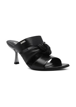 Karl Lagerfeld Skórzane klapki PANACHE TRIPLE STRAP ze sklepu Gomez Fashion Store w kategorii Klapki damskie - zdjęcie 184310069