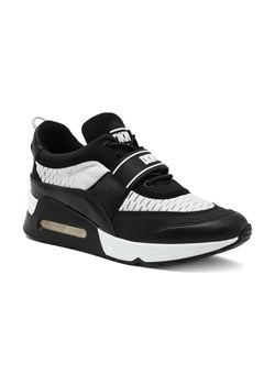 DKNY Sneakersy AISLIN ze sklepu Gomez Fashion Store w kategorii Buty sportowe damskie - zdjęcie 184310619